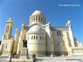 Guide touristique à Alger