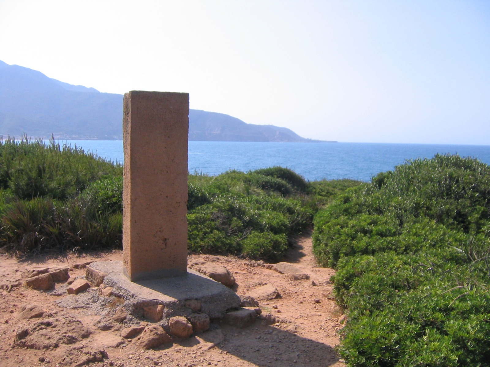 Visiter la Stèle d Albert Camus a Tipaza